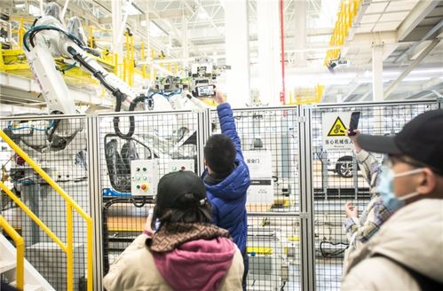 中國(guó)新主流媒體走進(jìn)廣汽傳祺宜昌智能制造工廠 技術(shù)創(chuàng)新引領(lǐng)汽車產(chǎn)業(yè)未來(lái)